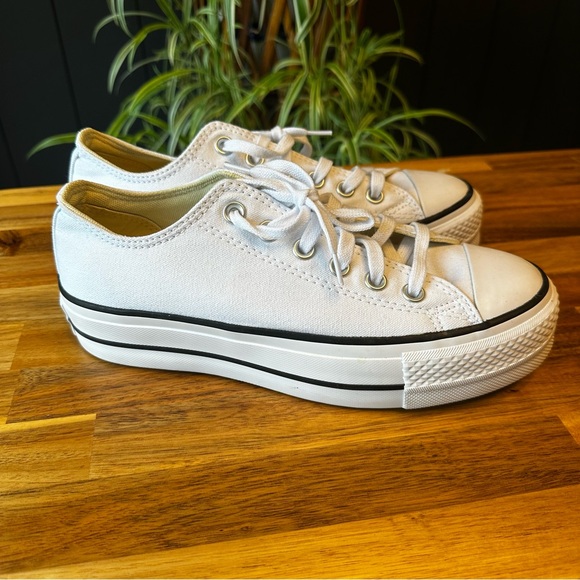 NEW Women’s Converse All Star Lift Platform Sneakers Size 7 - Picture 1 of 10
